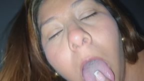 Close up of BBW Latina Sapphire playing with herself