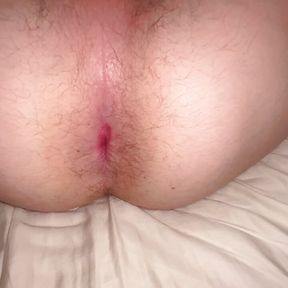 Who wants to stick his cock in? 🍑