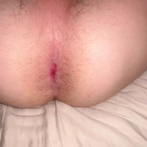 Who wants to stick his cock in? 🍑