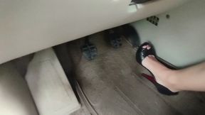 Sienna, on her way to a date with her boyfriend, so turned on she can’t help touching herself while driving