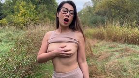 Asian MILF Seduced a Passerby and Fucked him in the Forest