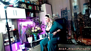 Two spice privates of my wife working as a webcam slut )) Shooting behind the scene...
