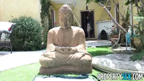Sexy - Mofos agent convinces yoga dude to sell house