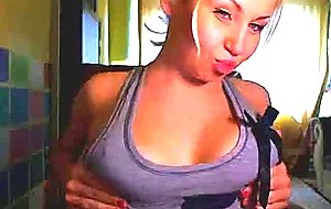 Amateur shemale looks like kaley cuoco