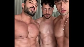 TRIO DE PAUZUDOS FAZENDO BROTHERAGEM - FREE