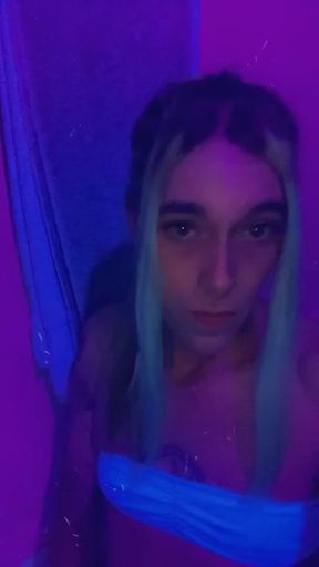 Sexy club girl you ants to fuck at the rave