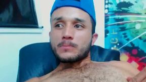 Beautiful, Hairy Lucas Shows What a Bear Looks Like when He Cums