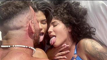 MY FRIEND VENUS AFRODITA AND ME WITH MAXIMO GARCIA FUCKING ROUGH IN A THREESOME