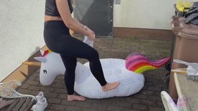 Sneaker-Girl Mia Moon - Inflatable Unicorn