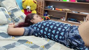 Mallu Couple Hot Feet and Thigh Kiss Lick Romance