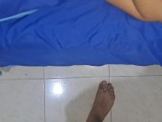 mi hermanastra esta muy cachonda después de la fiesta, me aprovecho y le lleno las nalgas de leche