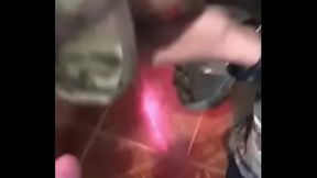 Soldado putito chupando pija