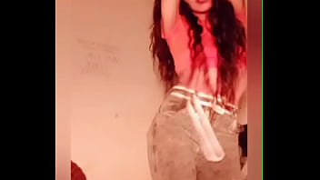 Noche loca. Bailando solita