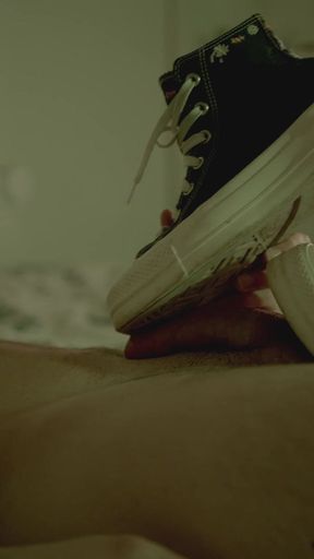 PREVIEW : Cum on Girlfriend&#039;s converse platform sneaker