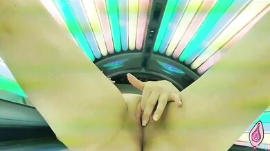 NOTGEiL im SOLARiUM Finger fix high heel studded foot smashes tight thrashed cunt