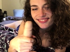 Amateur webcam toying wet pussy