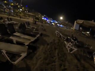 Sexo en la playa pública
