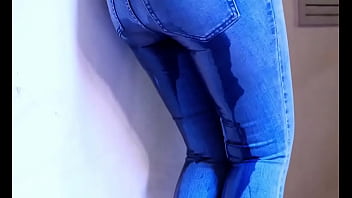 in a queue the girl pee her jeans it is so embarrassing
