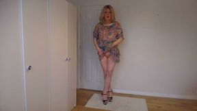 Minidress, high heels and no panties