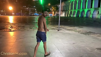 Socando no boy que encontrei na rua