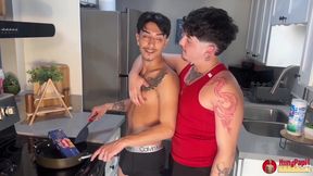 Hung Papi Viral Video Fucking While Cooking Pasta Bareback