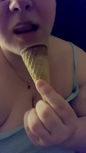 Bbwbootyful fan request licking ice cream