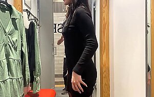 Toni billl, excited babe sucked me all the cum in the mall