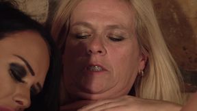 Sandy and Mandy Insert Black Dildos