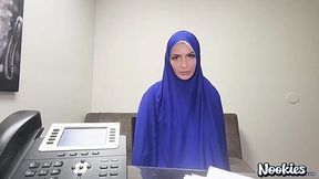 Arab curvy MILF is ready to fuck almost naked to get through immigration