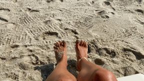 KIRA FEET DAY FROM A SUMMER BEACH VACATION - MP4 HD