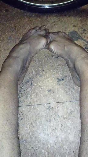 Very Nice Long Legs and Suckable Toes Foot Fetish