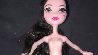 Monster High Draculara Doll Round 2