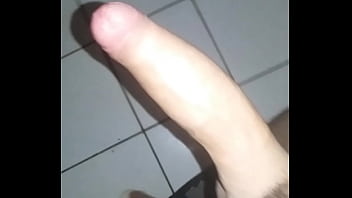 esporrando longe na punheta