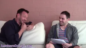 Amateur muscle hunks kiss and jerk uncut cocks in shower casting