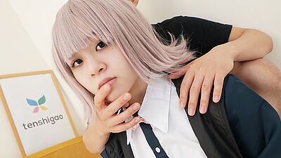 Cutie Saeko Ishiki comes to see us with a cute cosplay