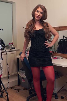 Katie Louise - Backstage Babe