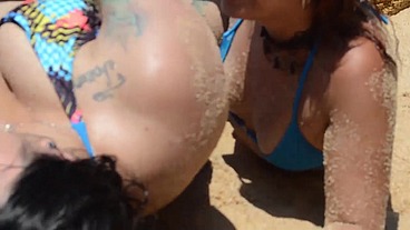 LES EN LA PLAYA