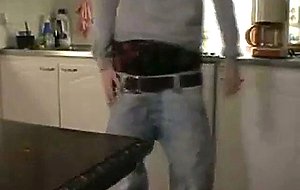 sagger boy cumming in the table
