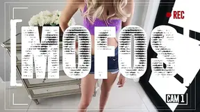 Curvy Sabrina welcomes delivery guy for a wild ride