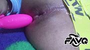 me meto un vibrador por el ano hasta hacerme gritar del placer