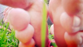 giantess outdoor crush: nicoletta, the garden & giant feet in sneakers