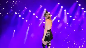 Woof I like to see you WOOF AHHH Suzy Wylde is dancing for you again