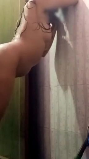 Must-see moment from &quot;Bathroom me sali jiju ki real chudai video recorded&quot;