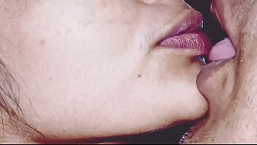 Hot kissing and pussy licking with stepsister before fucking