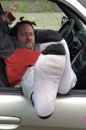 Fer Drives Barefoot