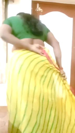 Desi Indian Tamil BBW Wife Nude Tease Big Boobs Ass Hairy Pussy Saree Wearing! Renuraj