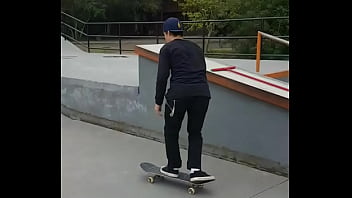 Novinho arrega&ccedil_ando no street e no bowl sem d&oacute_