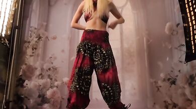 BTS red black kinky photoshoot POV solo French amateur