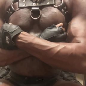 Kink Muscle Dad Clips Extracted From a Variety of Sheer and OF Full Uploads