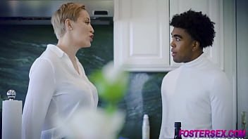Petite Hannah Grace's big butt and boobs in hard family sex